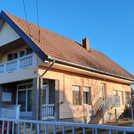 Magdalena Haz Lägenhet Balatonlelle Exteriör bild
