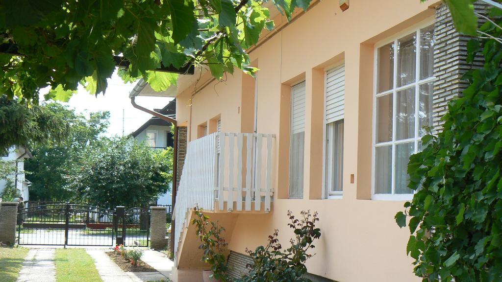 Magdalena Haz Lägenhet Balatonlelle Exteriör bild